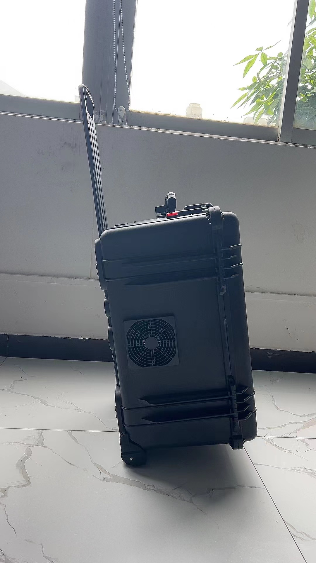 普兰手拉箱型移动通信干扰器